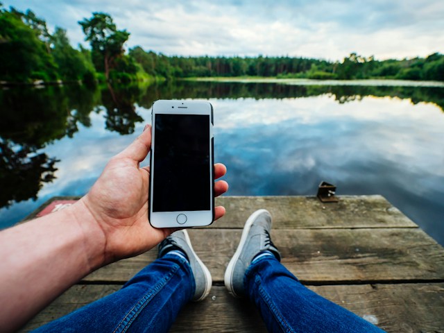 Ten Tricks For Taking Your Smartphone on Vacation